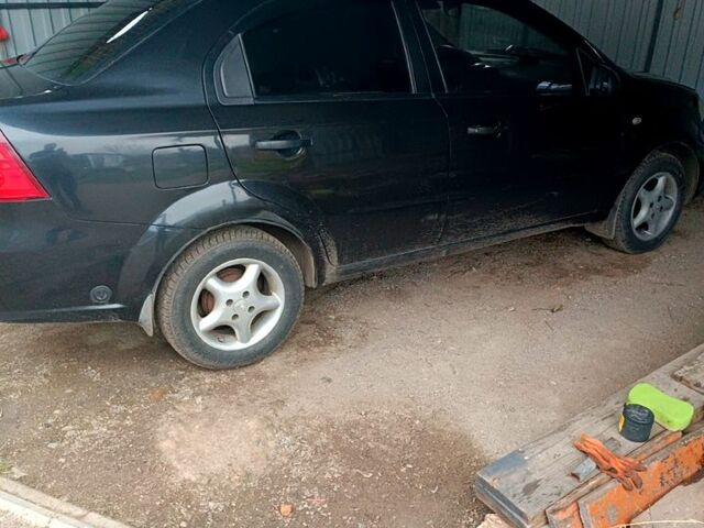 Черный Шевроле Авео, объемом двигателя 1.5 л и пробегом 190 тыс. км за 4100 $, фото 1 на Automoto.ua