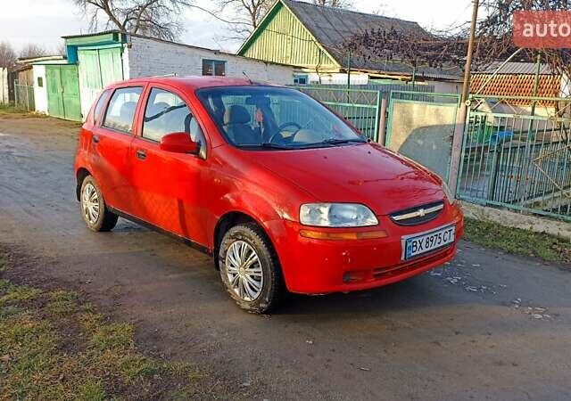 Красный Шевроле Авео, объемом двигателя 1.2 л и пробегом 300 тыс. км за 1699 $, фото 1 на Automoto.ua