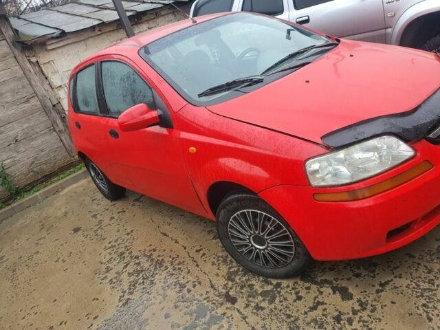 Красный Шевроле Авео, объемом двигателя 1.5 л и пробегом 180 тыс. км за 2100 $, фото 1 на Automoto.ua