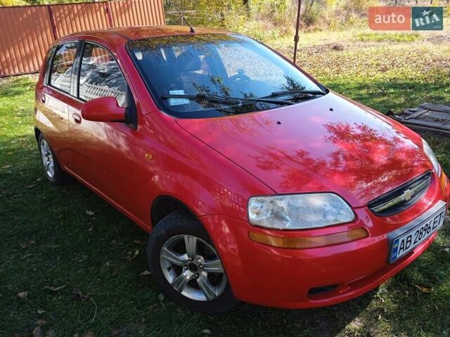 Красный Шевроле Авео, объемом двигателя 1.5 л и пробегом 226 тыс. км за 4000 $, фото 1 на Automoto.ua