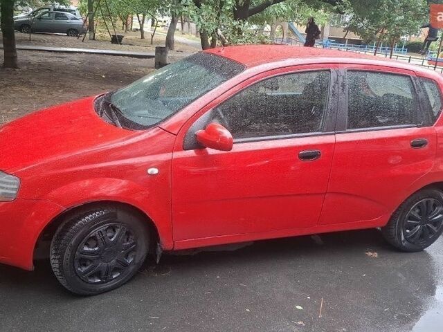 Червоний Шевроле Авео, об'ємом двигуна 1.5 л та пробігом 580 тис. км за 2056 $, фото 1 на Automoto.ua