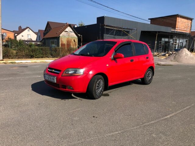 Красный Шевроле Авео, объемом двигателя 1.5 л и пробегом 230 тыс. км за 2300 $, фото 1 на Automoto.ua