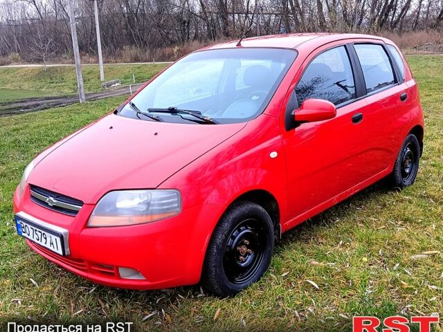 Червоний Шевроле Авео, об'ємом двигуна 1.5 л та пробігом 242 тис. км за 2550 $, фото 1 на Automoto.ua