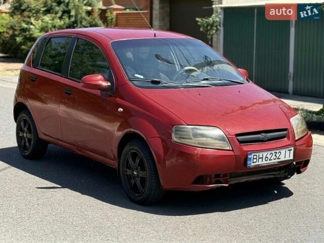 Червоний Шевроле Авео, об'ємом двигуна 1.5 л та пробігом 300 тис. км за 1400 $, фото 1 на Automoto.ua