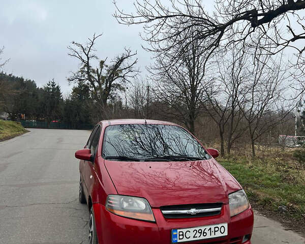 Красный Шевроле Авео, объемом двигателя 1.5 л и пробегом 222 тыс. км за 1850 $, фото 1 на Automoto.ua