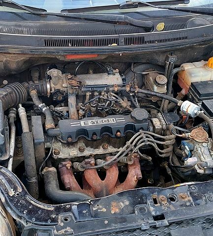 Червоний Шевроле Авео, об'ємом двигуна 1.5 л та пробігом 317 тис. км за 1300 $, фото 1 на Automoto.ua