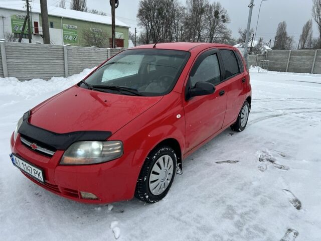 Красный Шевроле Авео, объемом двигателя 1.5 л и пробегом 200 тыс. км за 2650 $, фото 1 на Automoto.ua