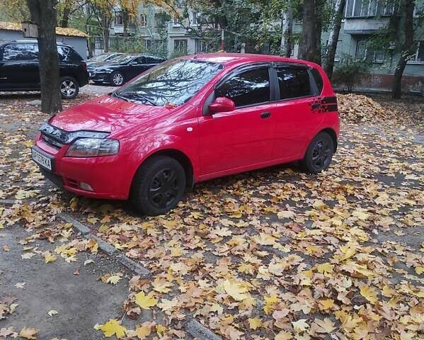 Червоний Шевроле Авео, об'ємом двигуна 1.5 л та пробігом 147 тис. км за 4200 $, фото 1 на Automoto.ua
