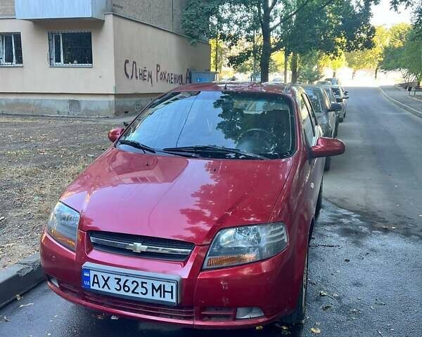 Красный Шевроле Авео, объемом двигателя 1.5 л и пробегом 110 тыс. км за 3000 $, фото 1 на Automoto.ua