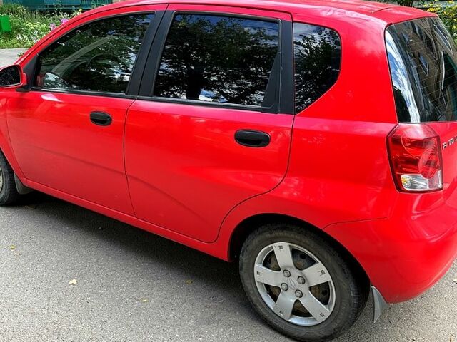 Красный Шевроле Авео, объемом двигателя 1.6 л и пробегом 198 тыс. км за 4000 $, фото 1 на Automoto.ua