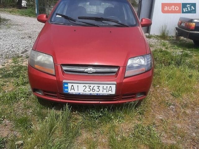 Красный Шевроле Авео, объемом двигателя 1.5 л и пробегом 251 тыс. км за 2600 $, фото 1 на Automoto.ua