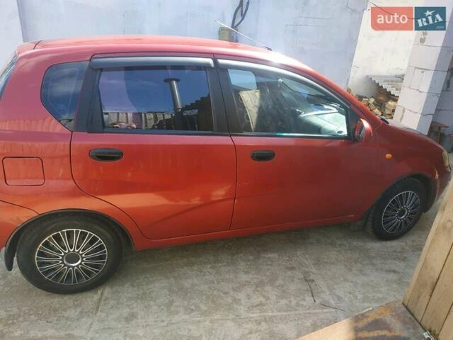 Красный Шевроле Авео, объемом двигателя 1.5 л и пробегом 291 тыс. км за 2450 $, фото 1 на Automoto.ua