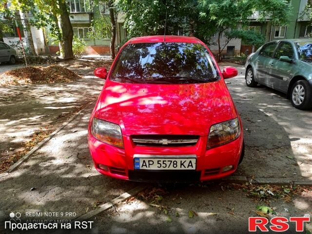 Красный Шевроле Авео, объемом двигателя 1.5 л и пробегом 142 тыс. км за 4200 $, фото 1 на Automoto.ua