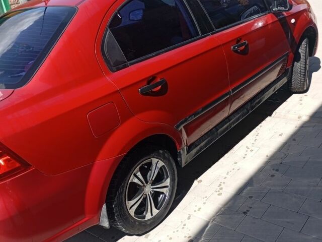 Красный Шевроле Авео, объемом двигателя 0 л и пробегом 130 тыс. км за 2701 $, фото 1 на Automoto.ua