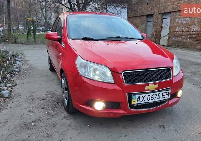 Красный Шевроле Авео, объемом двигателя 1.5 л и пробегом 177 тыс. км за 5500 $, фото 1 на Automoto.ua