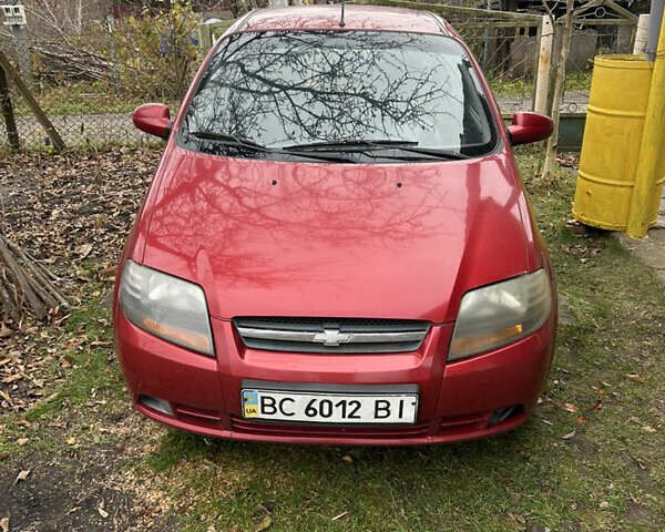 Красный Шевроле Авео, объемом двигателя 1.5 л и пробегом 121 тыс. км за 3200 $, фото 1 на Automoto.ua