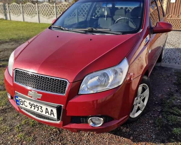 Красный Шевроле Авео, объемом двигателя 1.5 л и пробегом 150 тыс. км за 4800 $, фото 1 на Automoto.ua