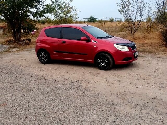 Красный Шевроле Авео, объемом двигателя 1.5 л и пробегом 20800 тыс. км за 3500 $, фото 1 на Automoto.ua