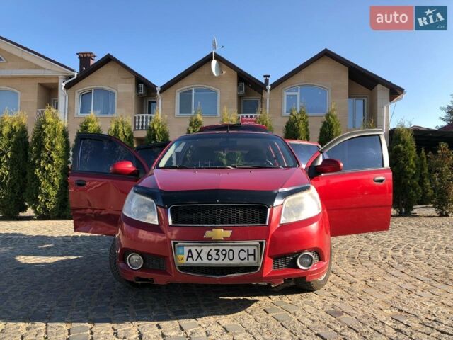 Красный Шевроле Авео, объемом двигателя 1.5 л и пробегом 160 тыс. км за 3800 $, фото 1 на Automoto.ua