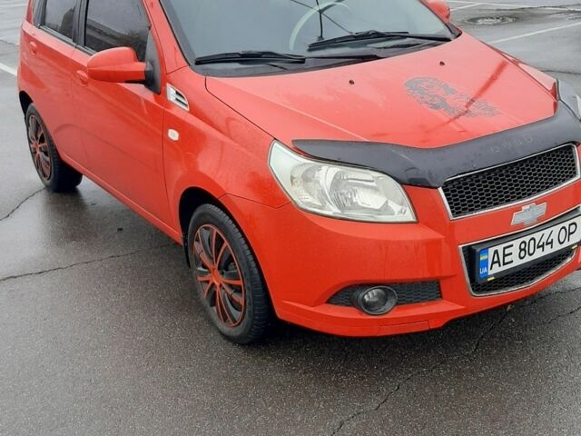Красный Шевроле Авео, объемом двигателя 1.2 л и пробегом 240 тыс. км за 3800 $, фото 1 на Automoto.ua