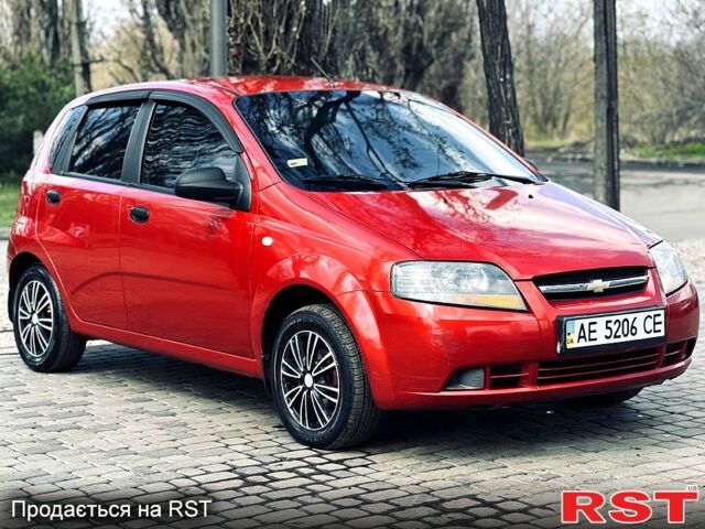 Красный Шевроле Авео, объемом двигателя 1.5 л и пробегом 128 тыс. км за 4499 $, фото 1 на Automoto.ua