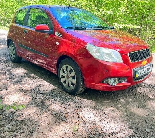 Красный Шевроле Авео, объемом двигателя 1.5 л и пробегом 110 тыс. км за 4585 $, фото 1 на Automoto.ua
