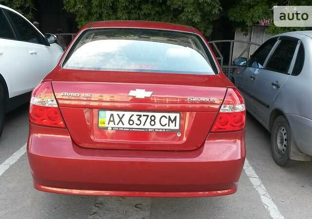 Красный Шевроле Авео, объемом двигателя 1.5 л и пробегом 165 тыс. км за 4000 $, фото 1 на Automoto.ua