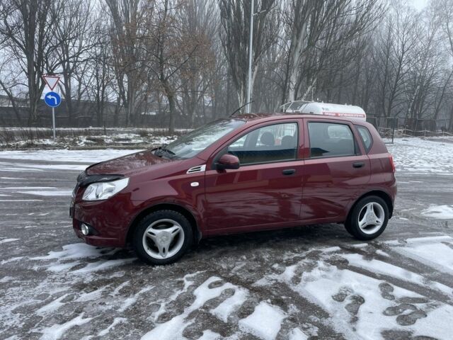 Красный Шевроле Авео, объемом двигателя 1.5 л и пробегом 135 тыс. км за 4600 $, фото 1 на Automoto.ua