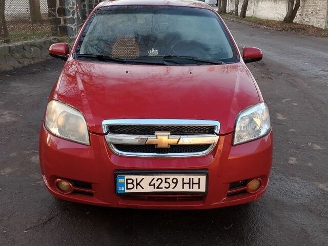 Красный Шевроле Авео, объемом двигателя 1.5 л и пробегом 360 тыс. км за 3150 $, фото 1 на Automoto.ua