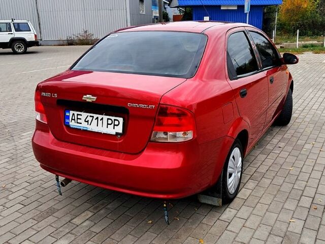 Красный Шевроле Авео, объемом двигателя 1.5 л и пробегом 203 тыс. км за 2850 $, фото 1 на Automoto.ua