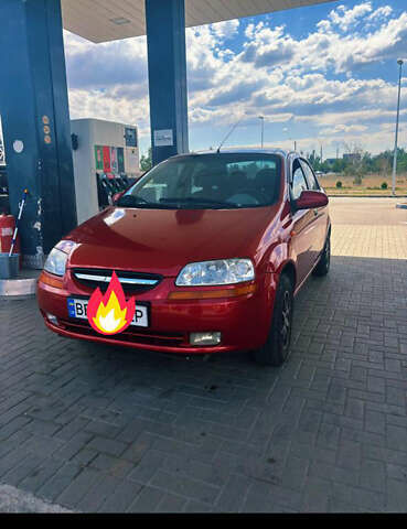 Красный Шевроле Авео, объемом двигателя 1.5 л и пробегом 179 тыс. км за 3500 $, фото 1 на Automoto.ua