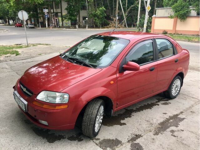 Красный Шевроле Авео, объемом двигателя 1.5 л и пробегом 197 тыс. км за 3800 $, фото 1 на Automoto.ua