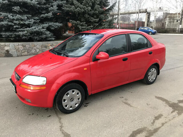 Червоний Шевроле Авео, об'ємом двигуна 1.5 л та пробігом 150 тис. км за 3600 $, фото 1 на Automoto.ua