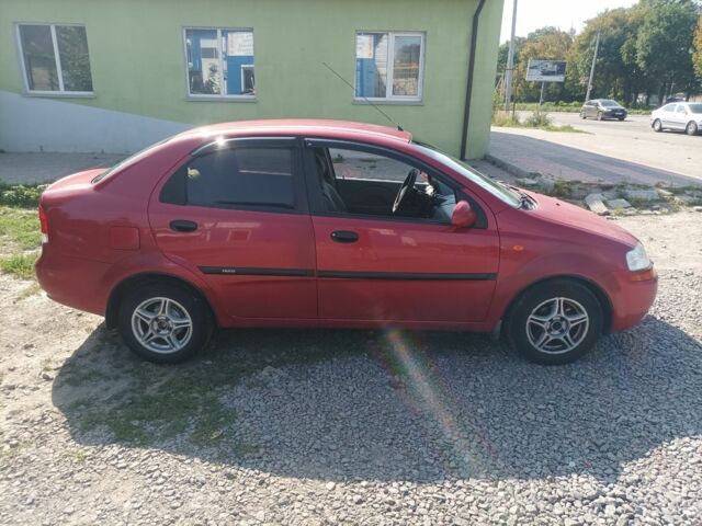 Червоний Шевроле Авео, об'ємом двигуна 1.5 л та пробігом 314 тис. км за 2400 $, фото 1 на Automoto.ua