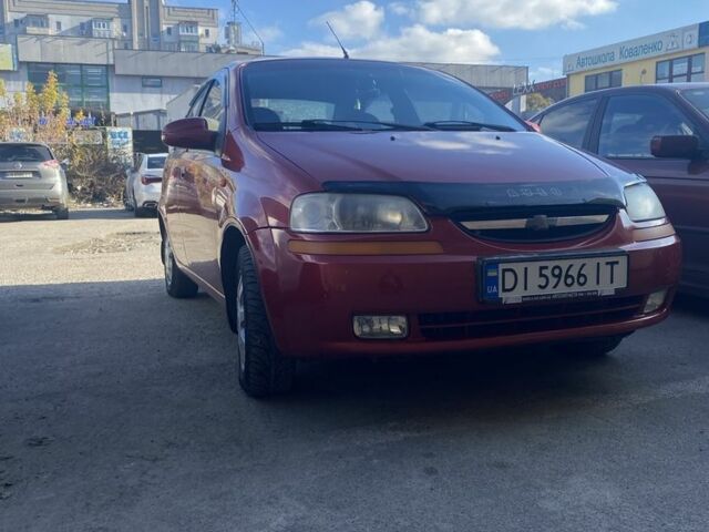 Красный Шевроле Авео, объемом двигателя 1.5 л и пробегом 220 тыс. км за 2700 $, фото 1 на Automoto.ua