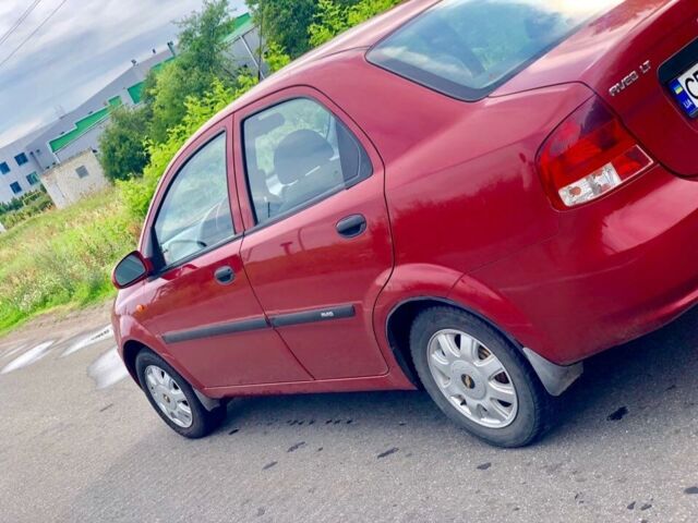 Червоний Шевроле Авео, об'ємом двигуна 1.5 л та пробігом 86 тис. км за 5000 $, фото 1 на Automoto.ua