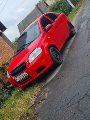 Красный Шевроле Авео, объемом двигателя 1.5 л и пробегом 176 тыс. км за 2650 $, фото 1 на Automoto.ua