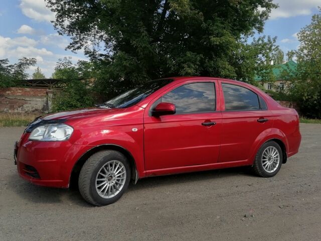 Красный Шевроле Авео, объемом двигателя 0 л и пробегом 212 тыс. км за 4200 $, фото 1 на Automoto.ua