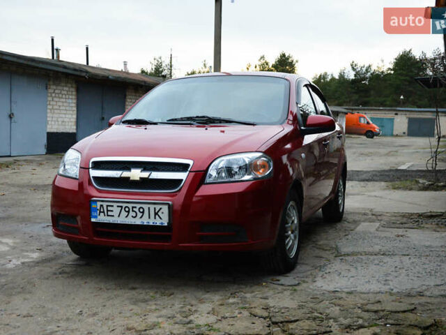 Красный Шевроле Авео, объемом двигателя 1.5 л и пробегом 87 тыс. км за 4800 $, фото 1 на Automoto.ua