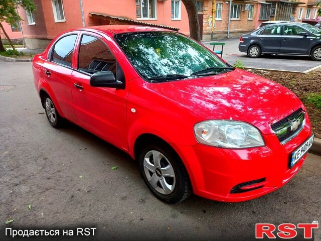 Красный Шевроле Авео, объемом двигателя 1.5 л и пробегом 190 тыс. км за 2300 $, фото 1 на Automoto.ua