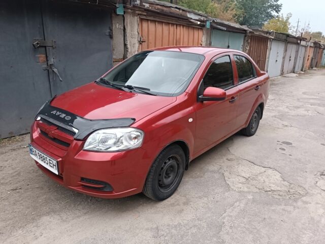 Красный Шевроле Авео, объемом двигателя 1.5 л и пробегом 212 тыс. км за 3600 $, фото 1 на Automoto.ua