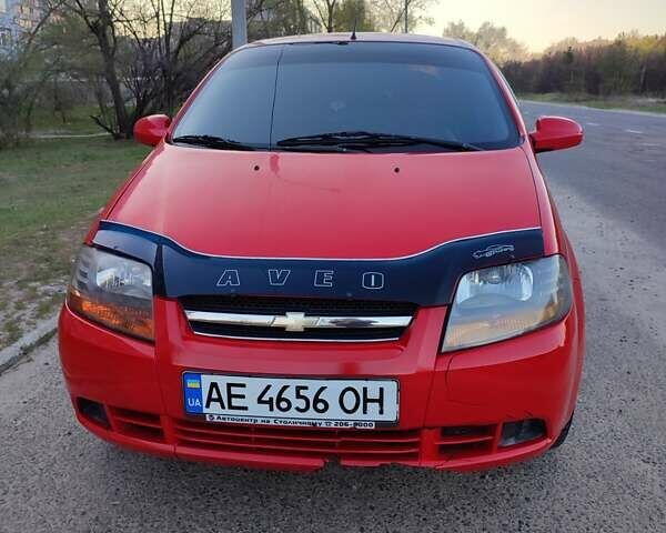 Красный Шевроле Авео, объемом двигателя 1.5 л и пробегом 190 тыс. км за 3300 $, фото 1 на Automoto.ua