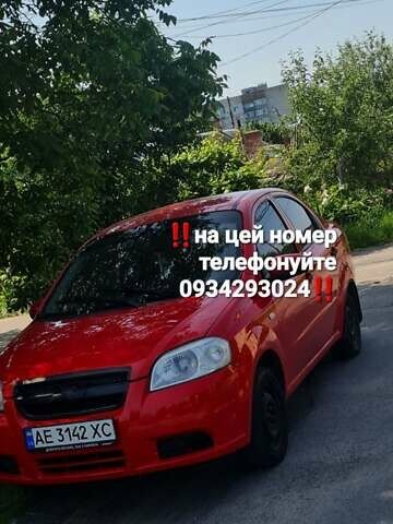 Красный Шевроле Авео, объемом двигателя 1.5 л и пробегом 176 тыс. км за 2699 $, фото 1 на Automoto.ua