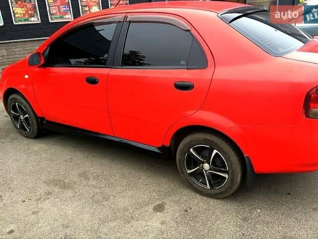 Шевроле Авео 2006 в Никополе на Automoto.ua Красный Шевроле Авео, объемом двигателя 1.5 л и пробегом 280 тыс. км за 2800 $, фото 1 на Automoto.ua
