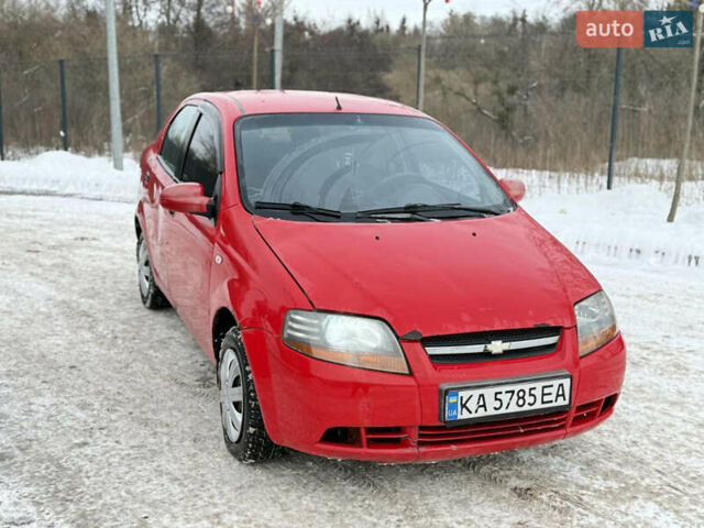 Красный Шевроле Авео, объемом двигателя 1.4 л и пробегом 350 тыс. км за 1250 $, фото 1 на Automoto.ua