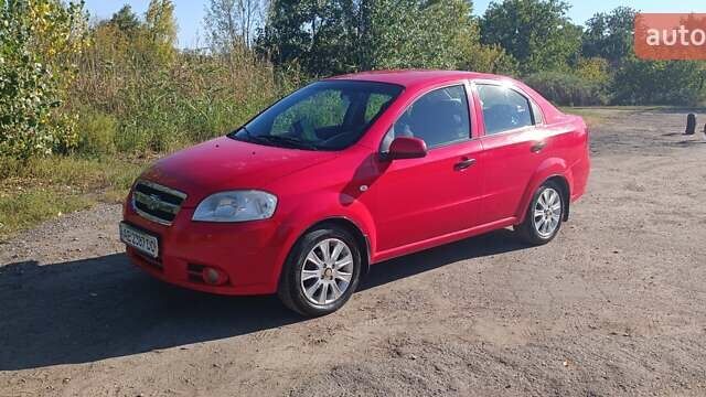 Красный Шевроле Авео, объемом двигателя 1.5 л и пробегом 217 тыс. км за 3600 $, фото 1 на Automoto.ua