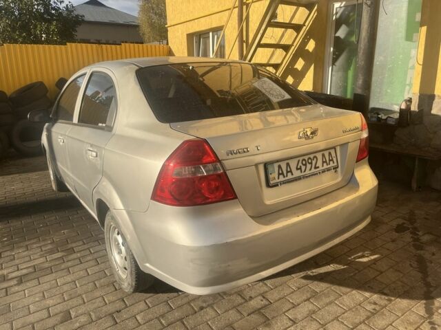 Червоний Шевроле Авео, об'ємом двигуна 0.9 л та пробігом 200 тис. км за 1650 $, фото 1 на Automoto.ua