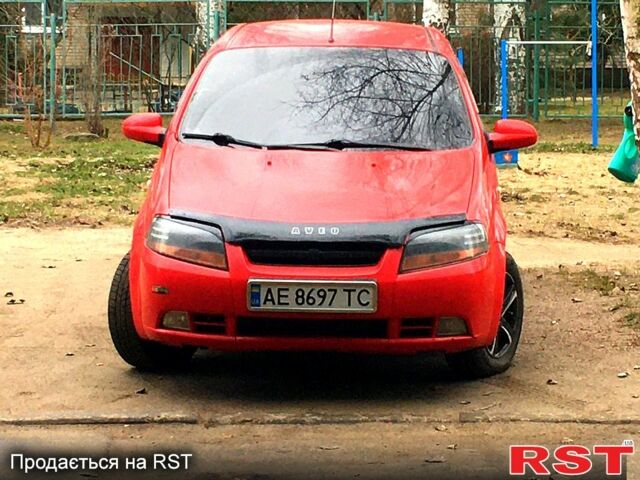 Красный Шевроле Авео, объемом двигателя 1.5 л и пробегом 280 тыс. км за 2800 $, фото 1 на Automoto.ua