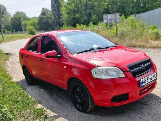 Червоний Шевроле Авео, об'ємом двигуна 1.5 л та пробігом 185 тис. км за 1950 $, фото 1 на Automoto.ua