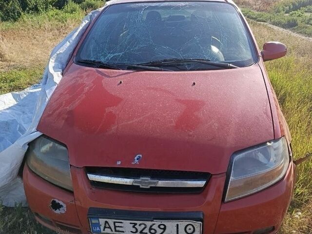 Красный Шевроле Авео, объемом двигателя 1.5 л и пробегом 250 тыс. км за 1499 $, фото 1 на Automoto.ua